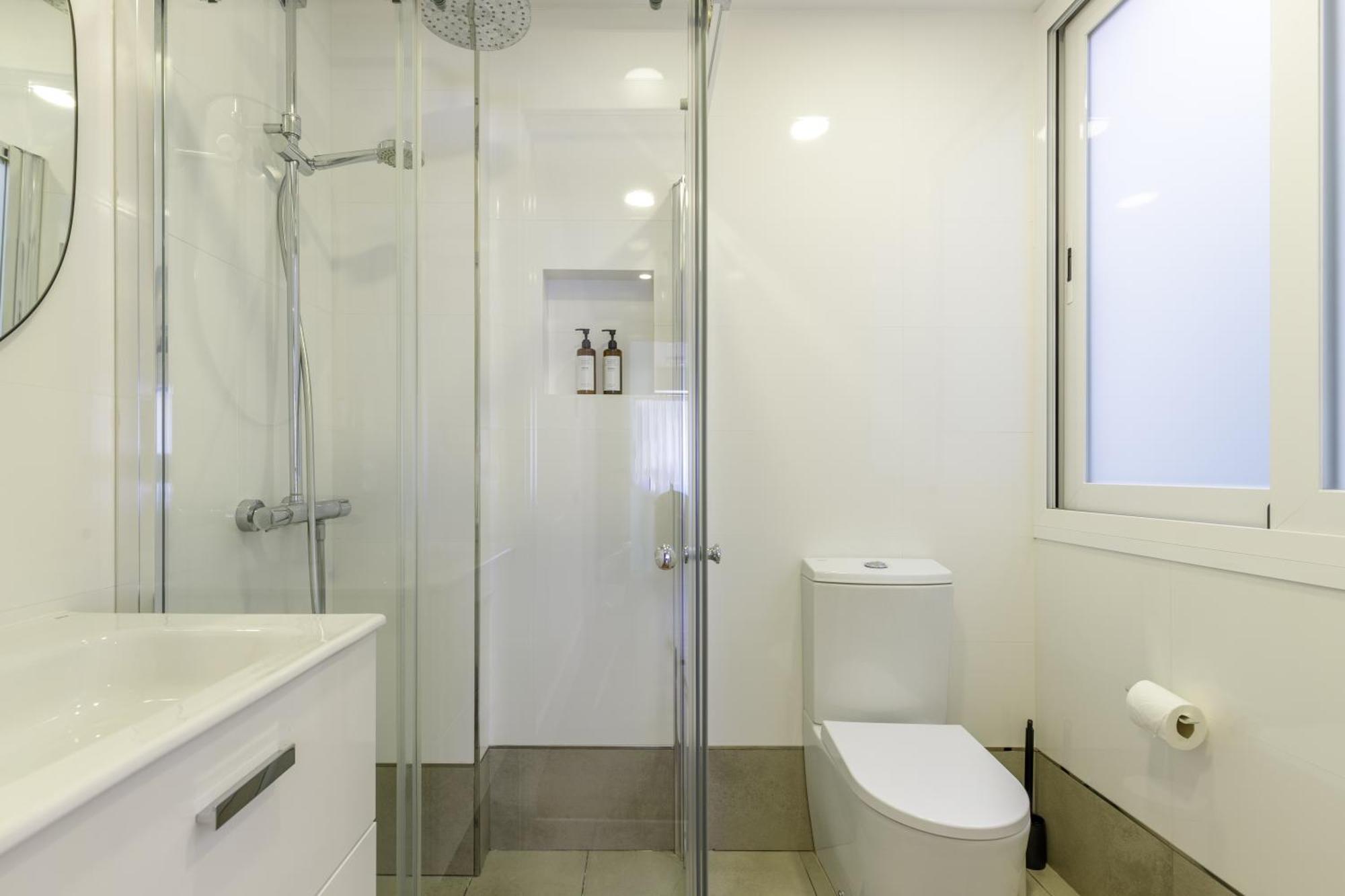 Six Apartments By Caleta Homes Malaga Bagian luar foto