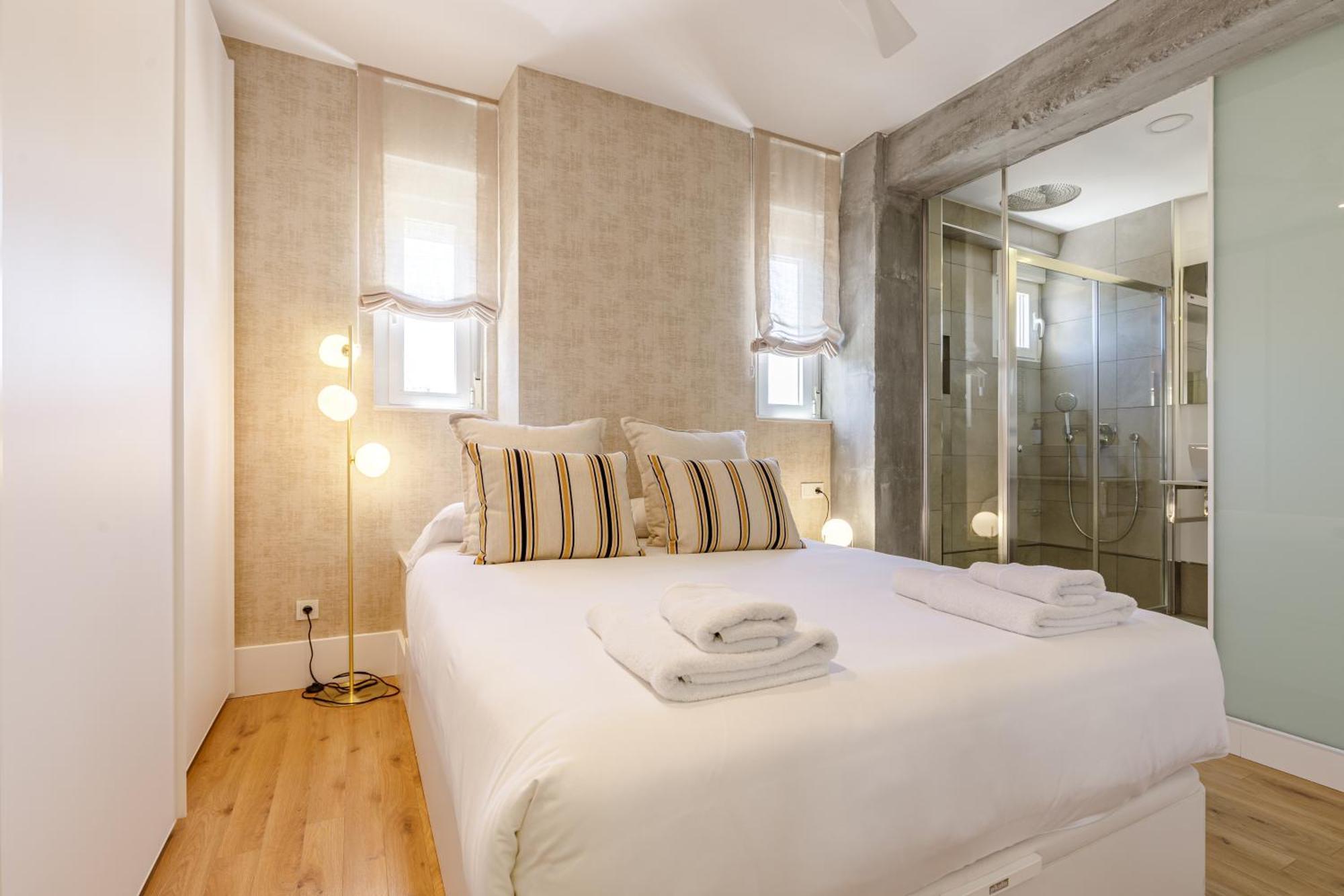 Six Apartments By Caleta Homes Malaga Bagian luar foto