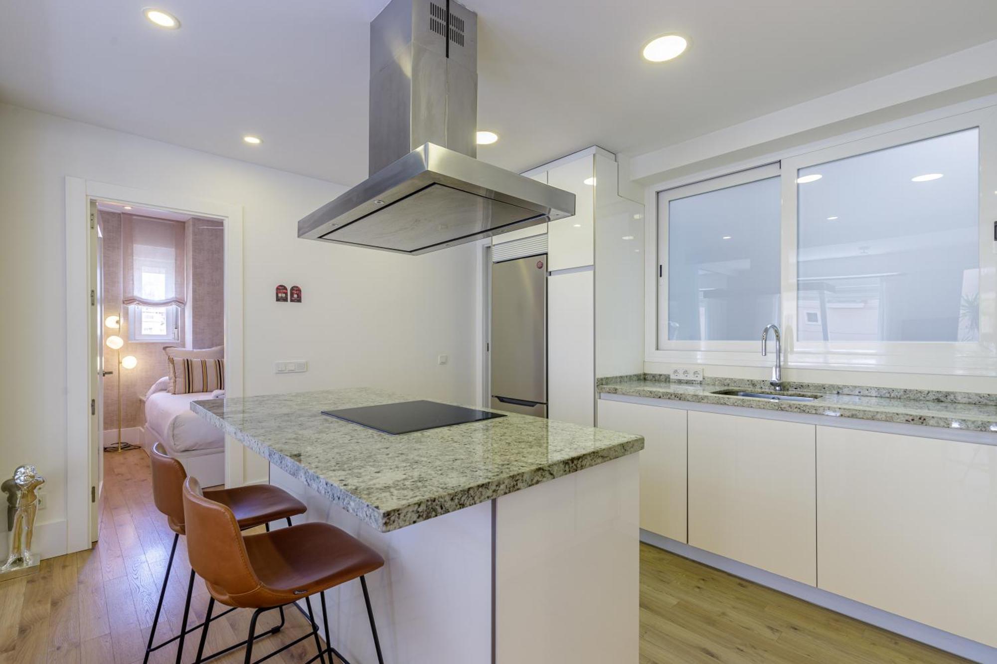 Six Apartments By Caleta Homes Malaga Bagian luar foto