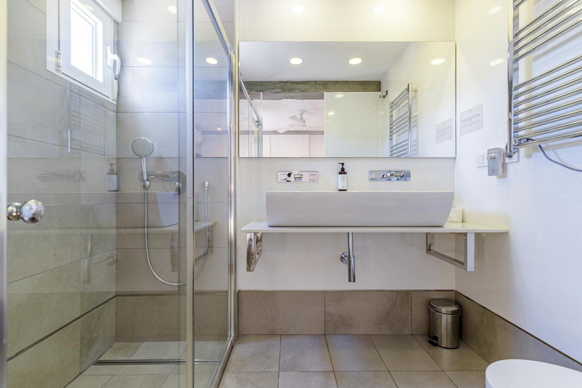 Six Apartments By Caleta Homes Malaga Bagian luar foto