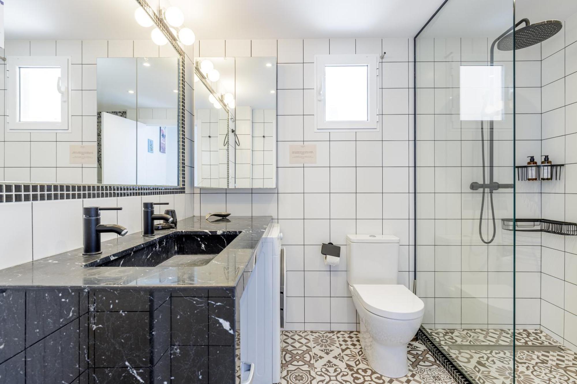 Six Apartments By Caleta Homes Malaga Bagian luar foto