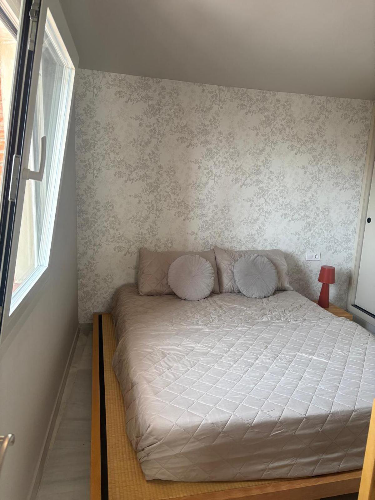 Six Apartments By Caleta Homes Malaga Bagian luar foto