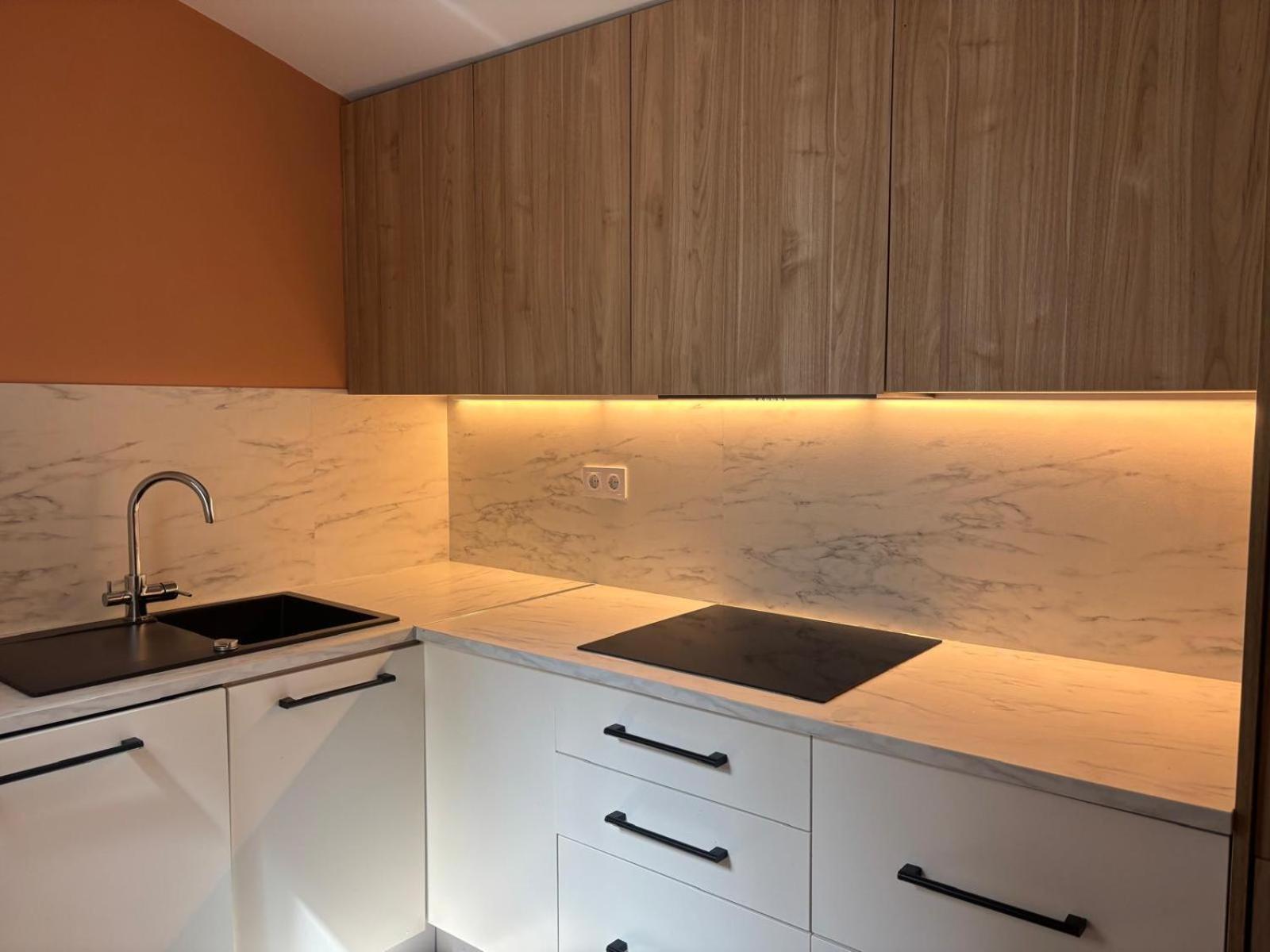 Six Apartments By Caleta Homes Malaga Bagian luar foto